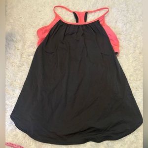 Lululemon tank with shelf bra